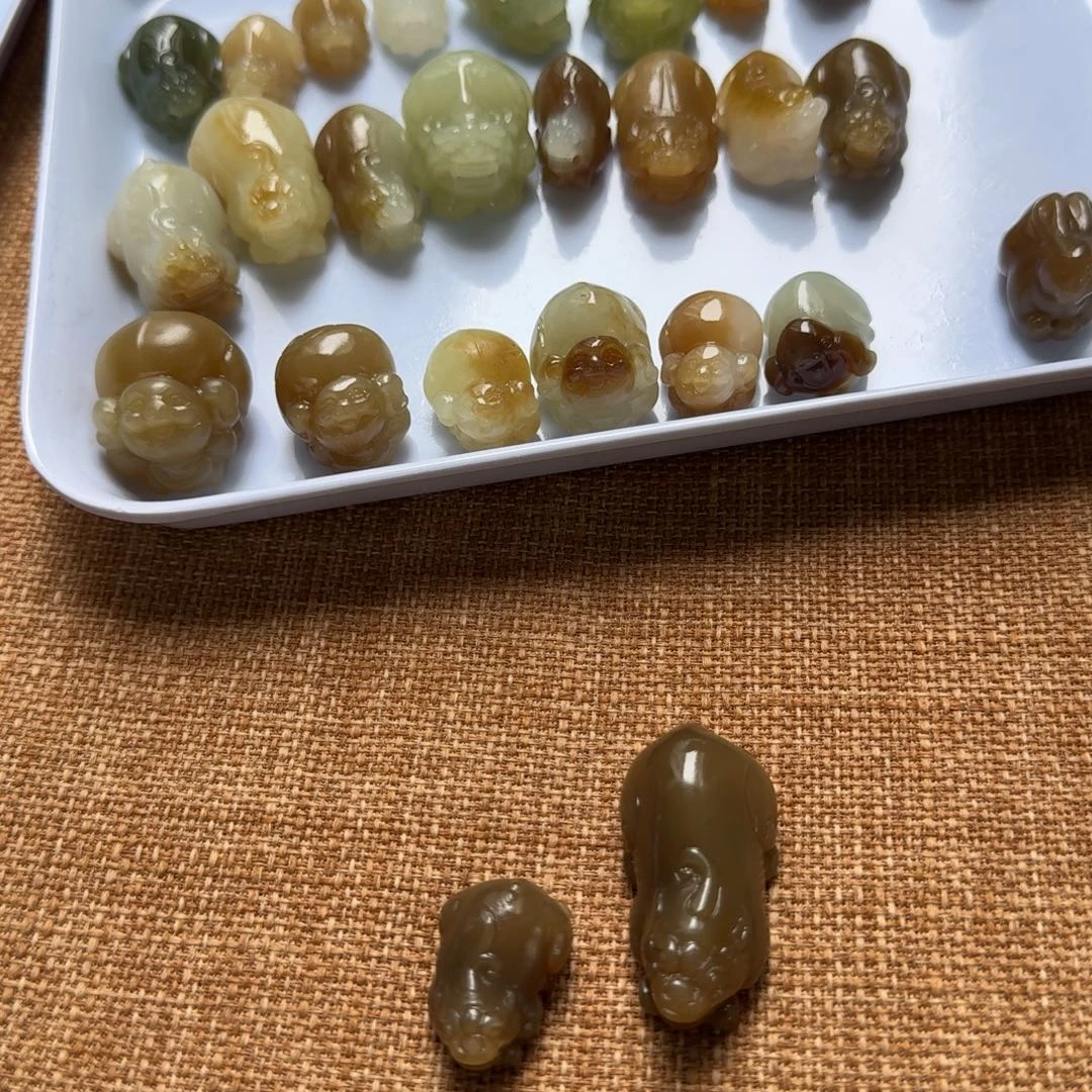 拉***º和田玉未镶嵌颈饰