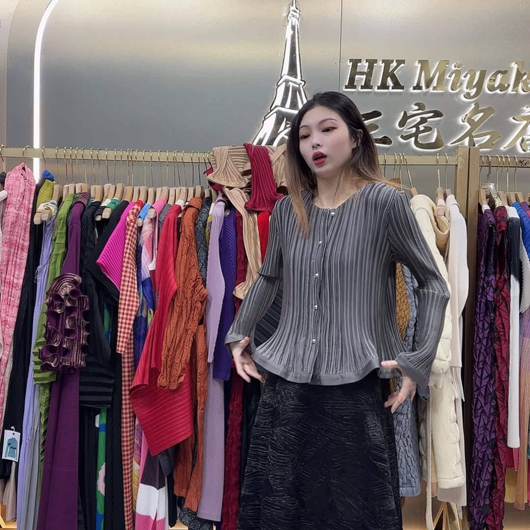 套头款灰色花边外套