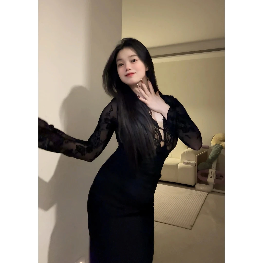 有运费险 玫瑰植绒显瘦连衣裙高级女装轻奢气场强大秋冬长裙