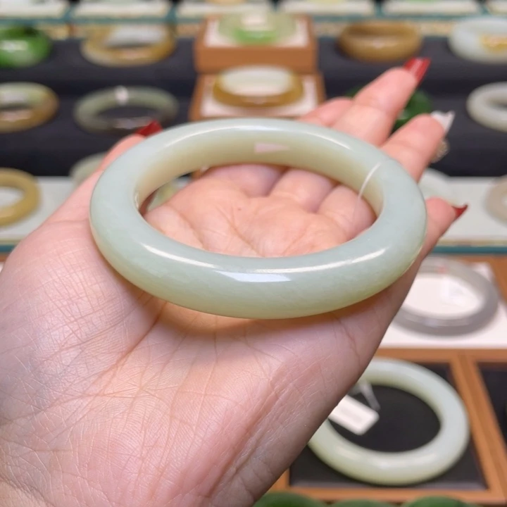 和田玉手镯未镶嵌57