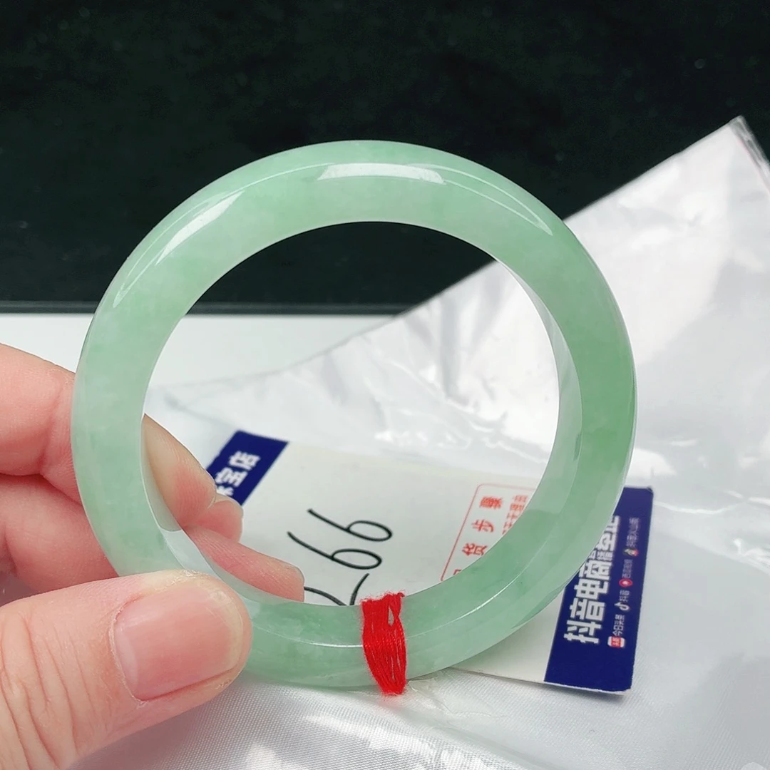 翡翠手镯（贵妃镯）未镶嵌翡翠