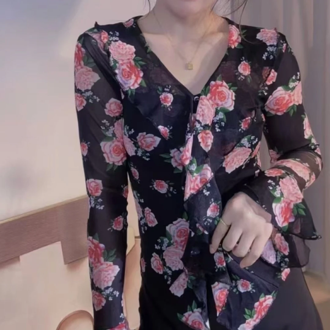 依秀荷叶边粉花水墨画花开衫