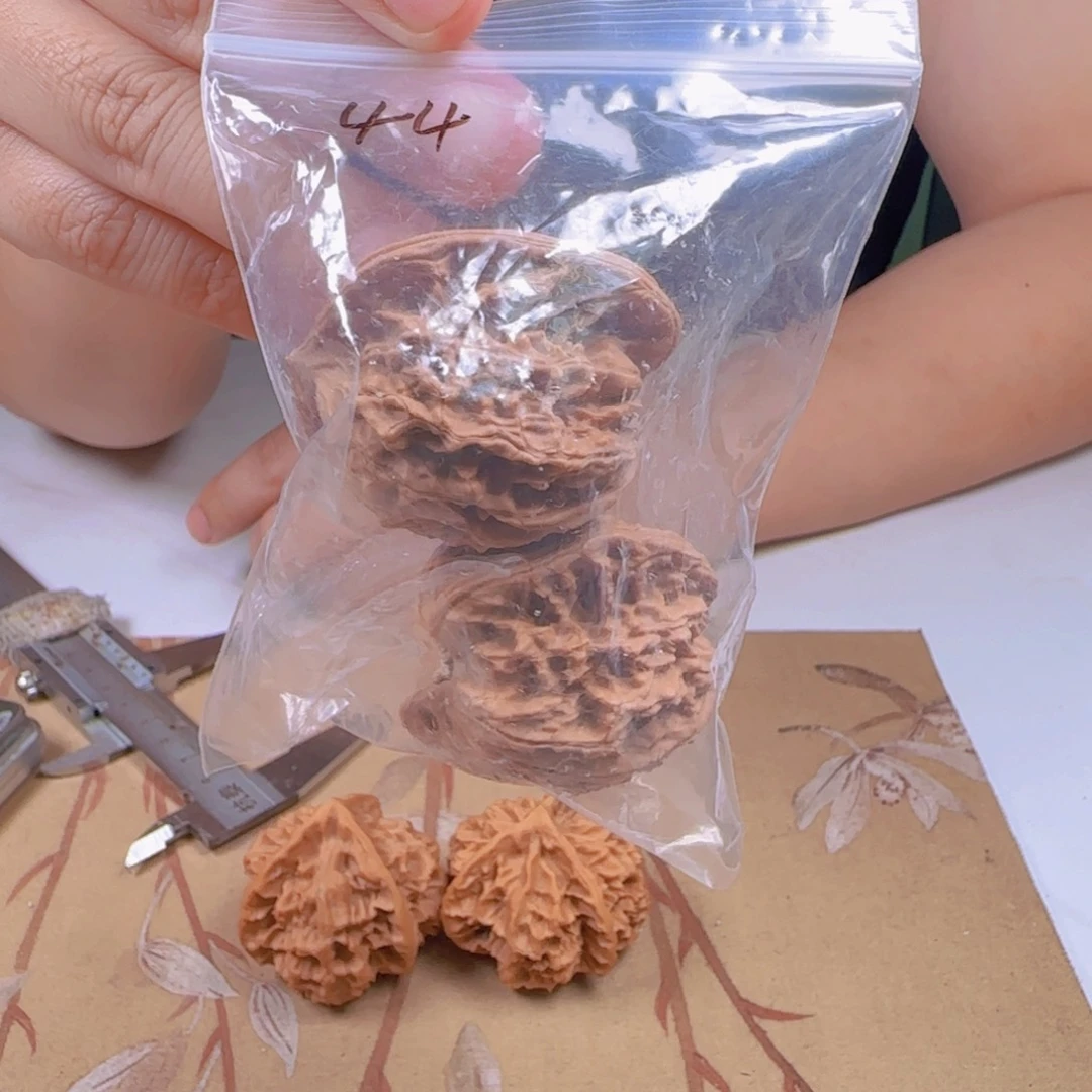 文玩核桃吊坠盘龙纹44-455