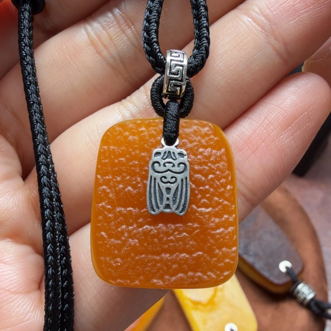 未镶嵌吊坠(赠链)琥珀