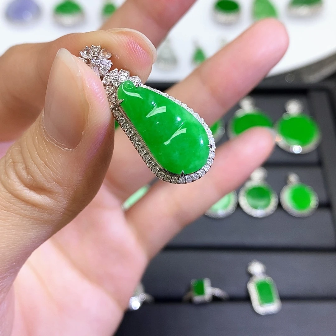 翡翠18K金镶嵌吊坠(不含链)