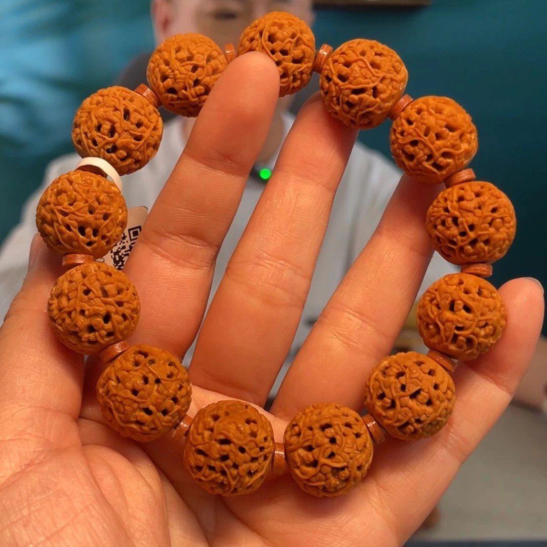 猴头细密工核雕作品