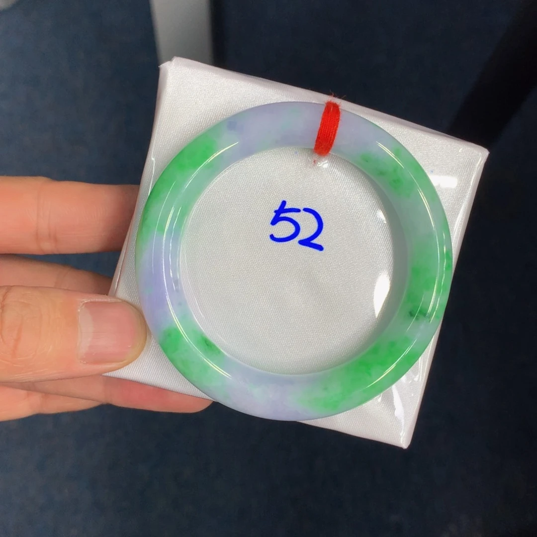 翡翠手镯未镶嵌翡翠