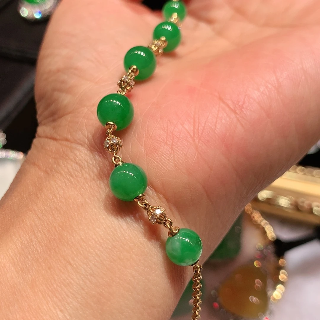 18K金镶嵌戒指翡翠珠子