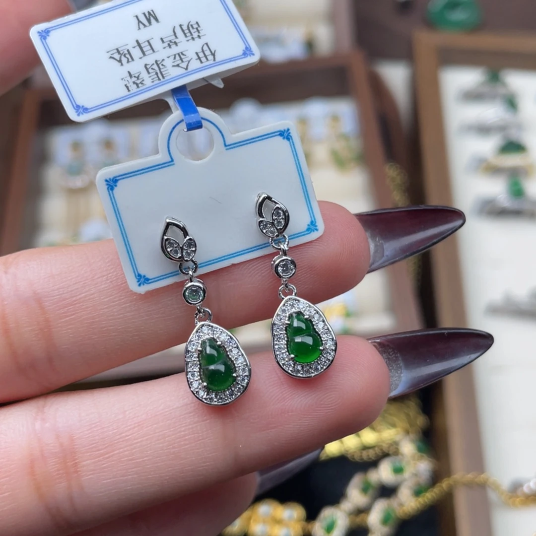 翡翠合金颈饰翡翠