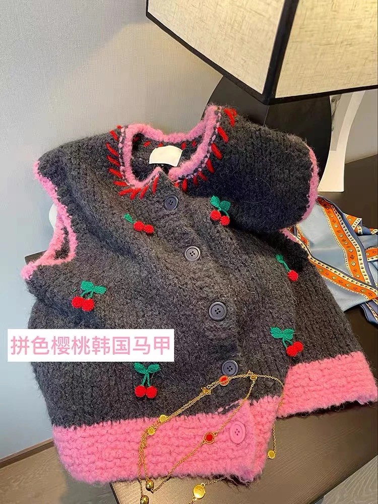 【阿尔巴卡】手工串小樱桃 圆领无袖针织开衫马甲上衣
