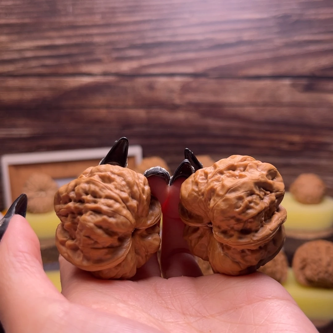 B***e吊坠文玩核桃蛤蟆头闪70