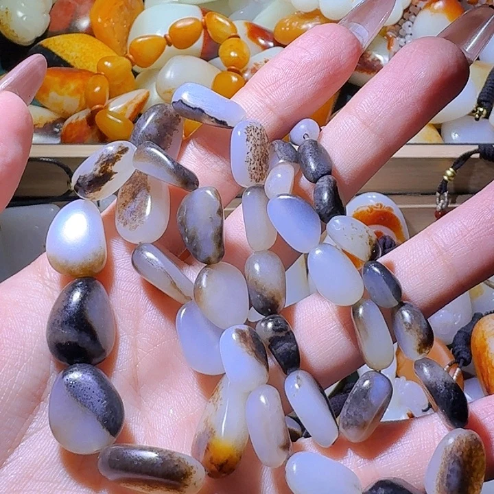 和田玉挂件未镶嵌虎**蓉