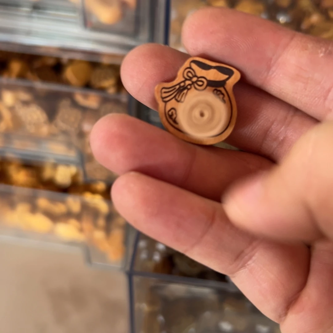 只买单纯的吊坠，没带链子，属的性质。