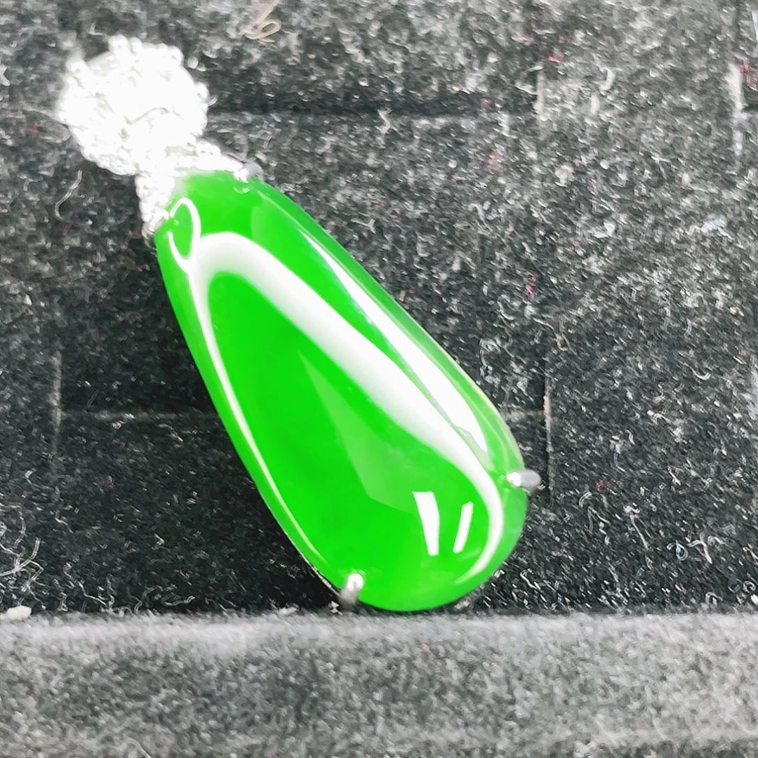 翡翠未镶嵌颈饰13