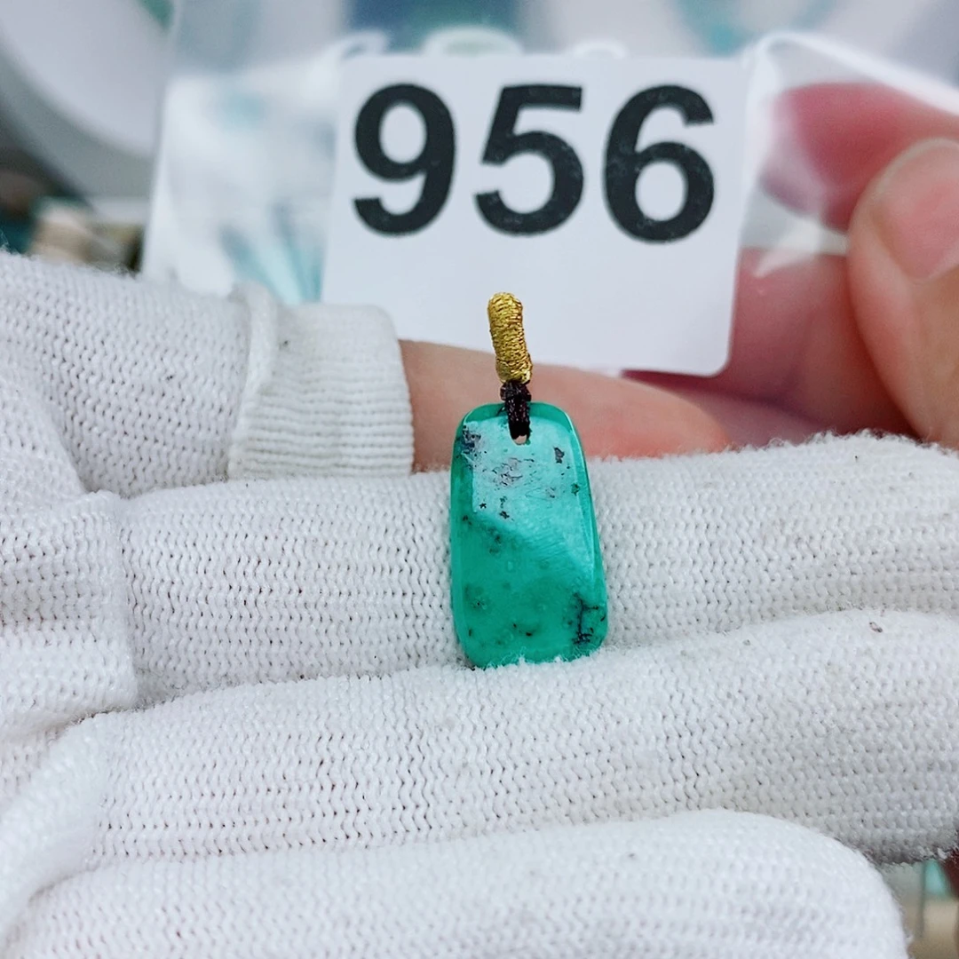 未镶嵌绿松石颈饰