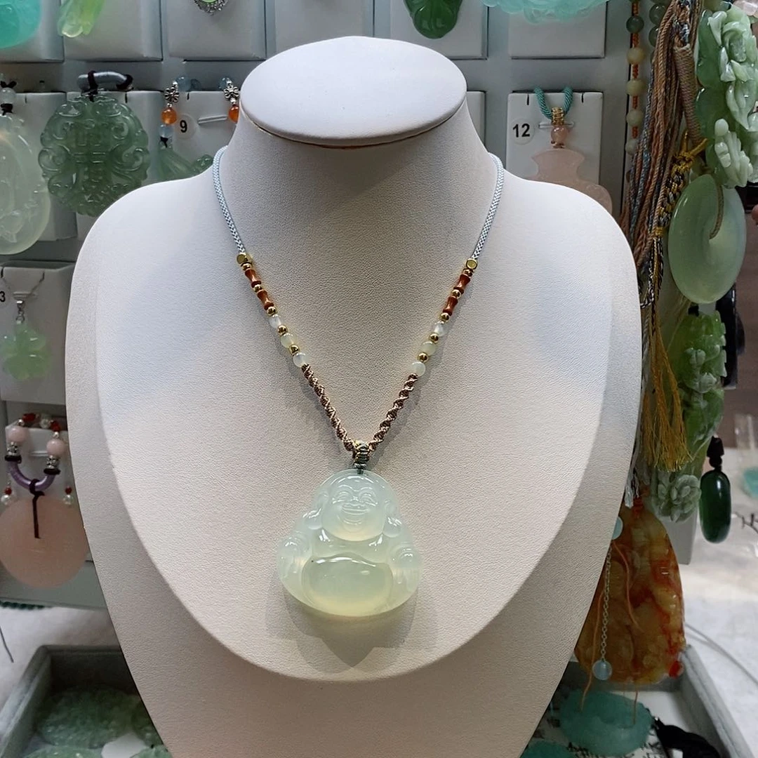 蛇纹石玉未镶嵌颈饰