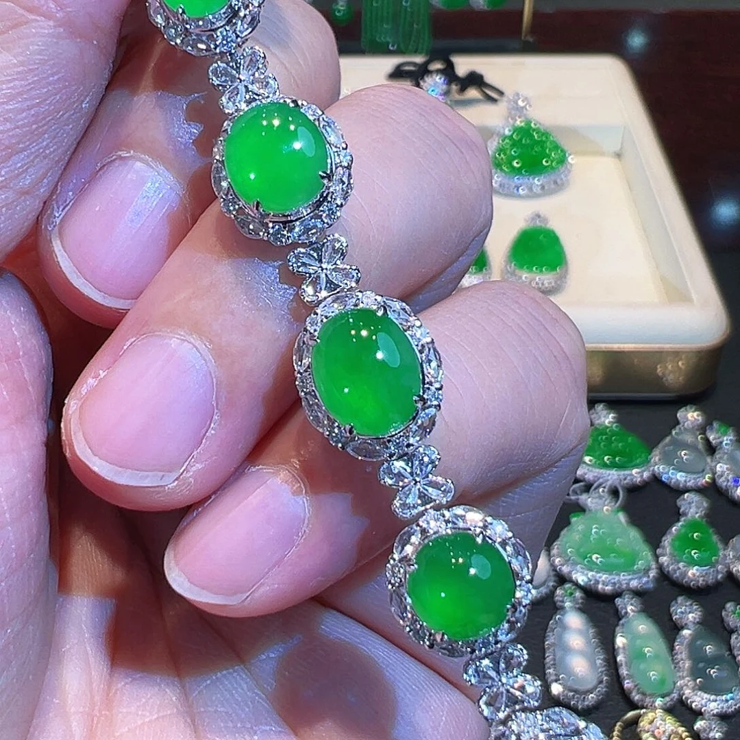 翡翠戒指18K金镶嵌翡翠