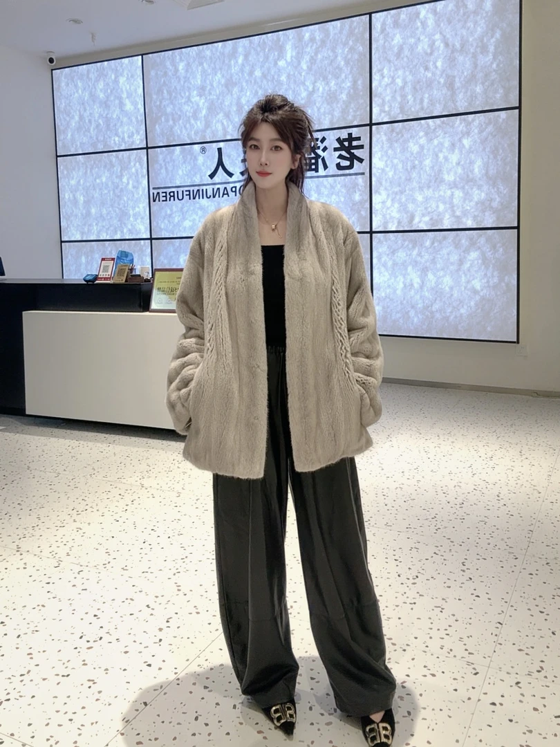 LP2451女款气质网红女士银蓝秋冬冬季立领时尚外套水貂貂皮