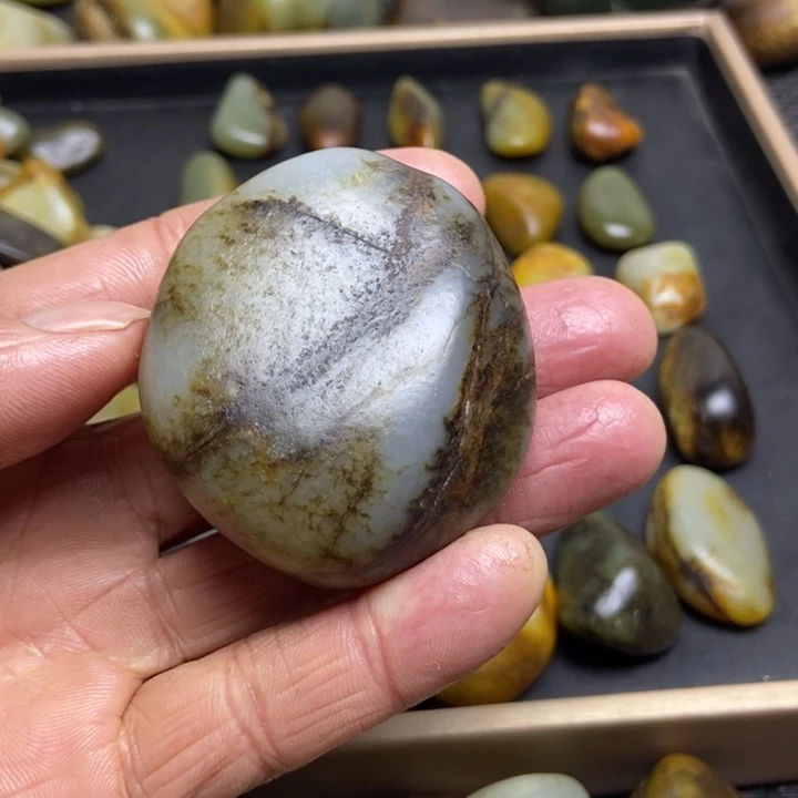 唐***g和田玉（糖玉）未镶嵌珠宝奇石