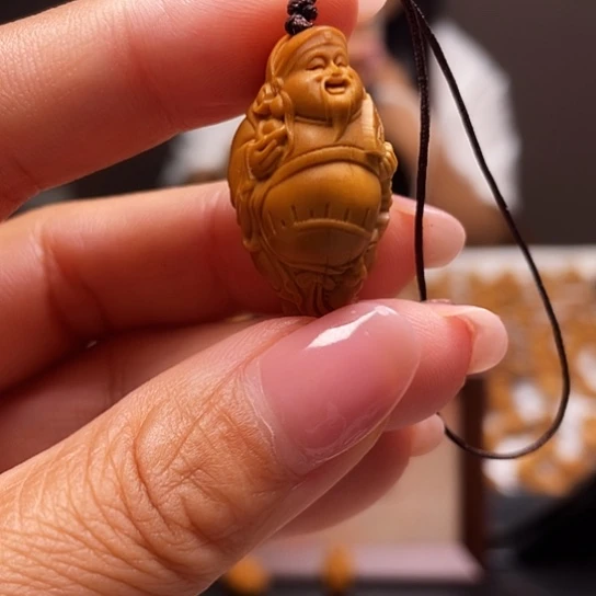 橄榄核的颜色和颜色也