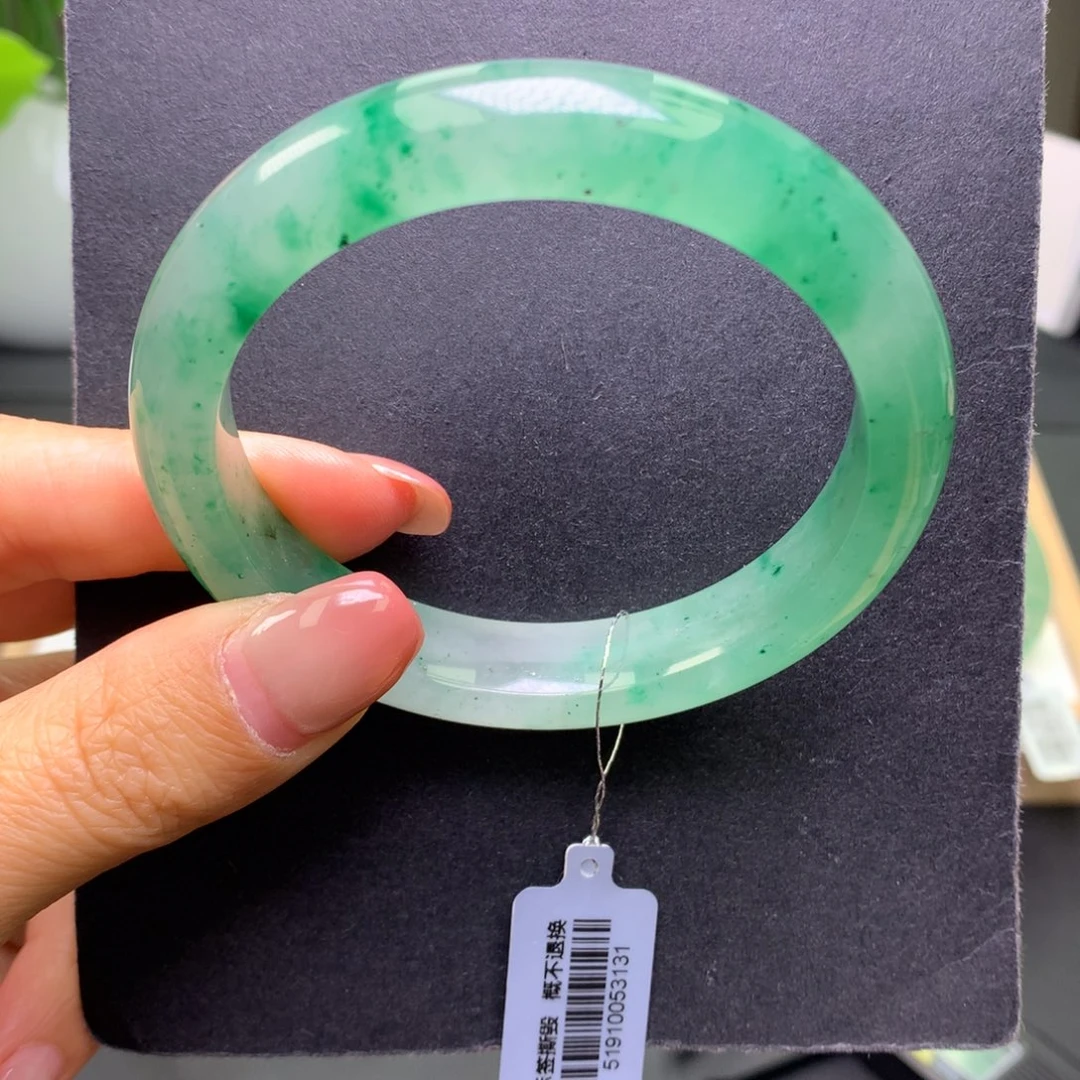 石英质玉（非洲翠）未镶嵌手镯