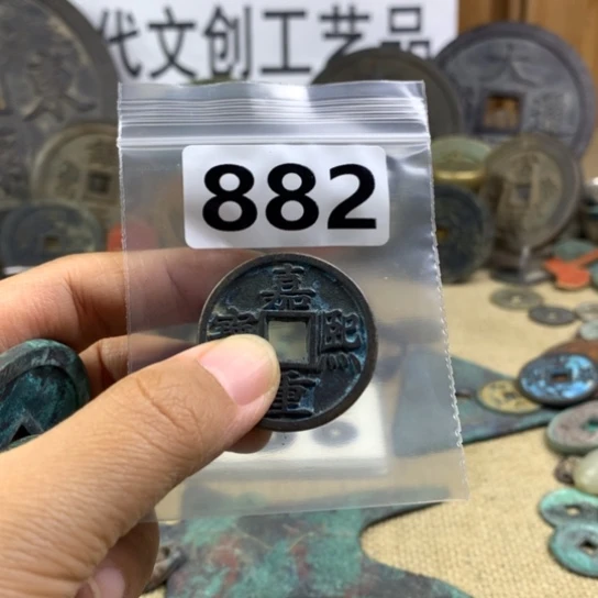 春***象铜现代文创工艺品