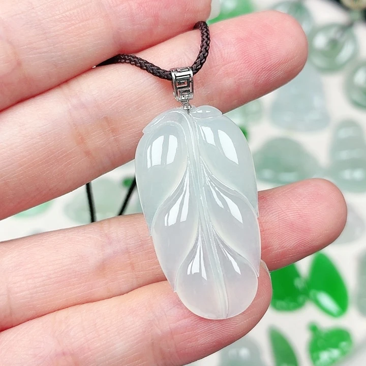 翡翠18K金镶嵌颈饰缅甸天然A货翡翠