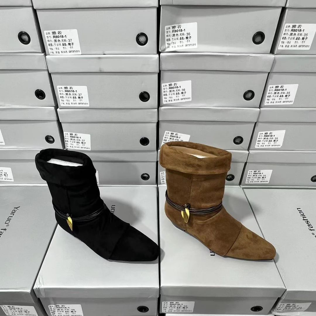 AA 8018新款时尚秋冬小众复古尖头女短靴推荐