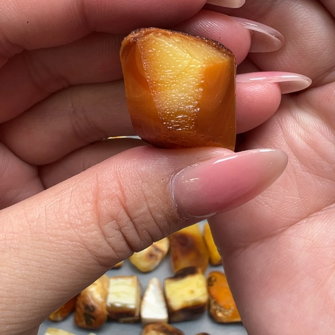 定制琥珀未镶嵌蜜蜡