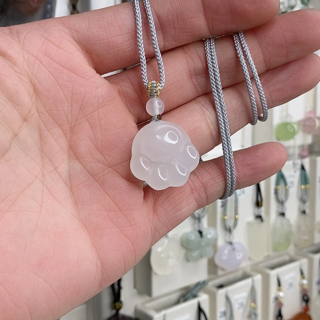 石英质玉颈饰未镶嵌锦*越