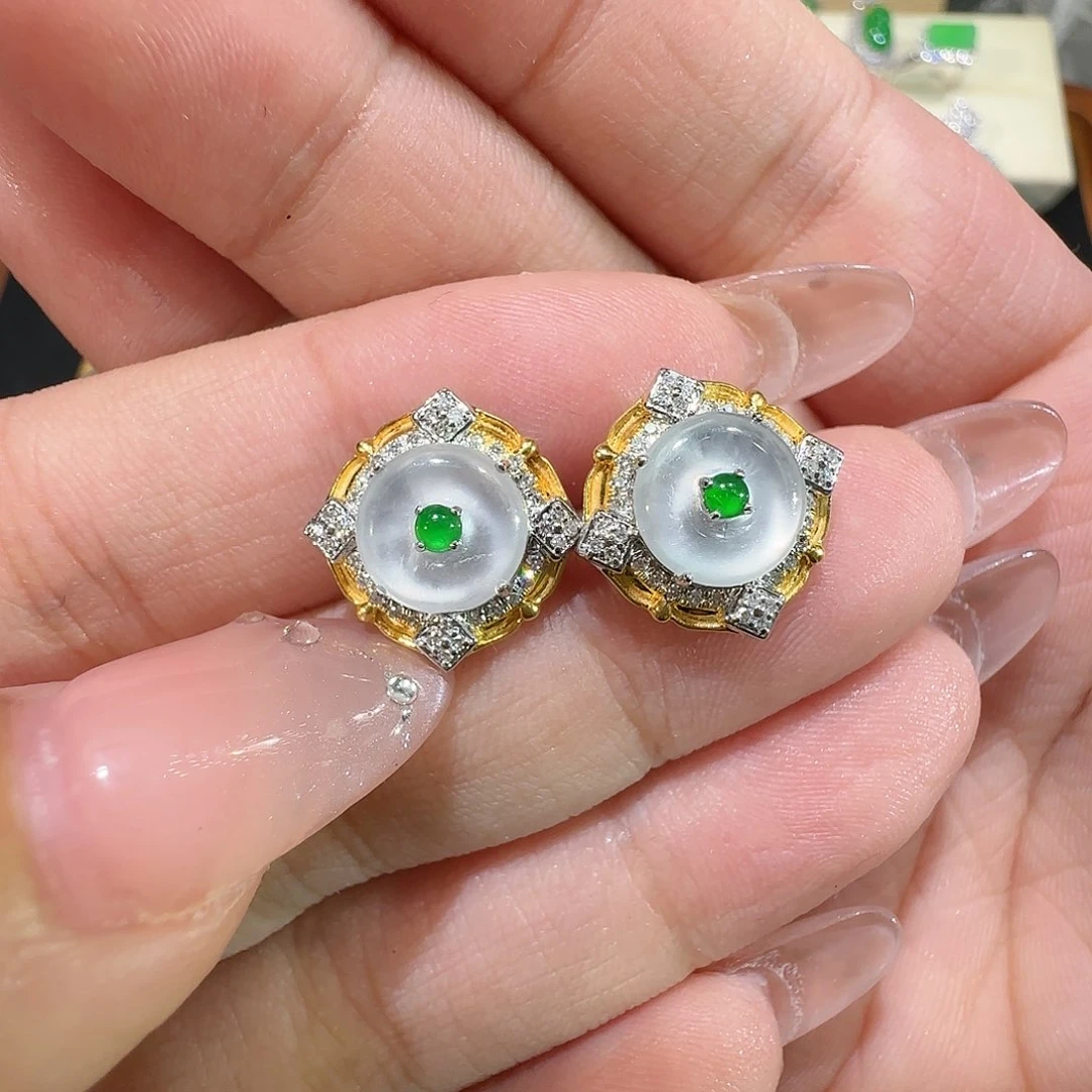 【闪购商品】18K金镶嵌翡翠耳饰