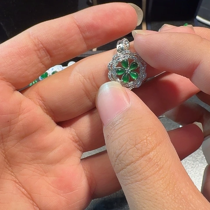 翡翠未镶嵌颈饰天然a货翡翠