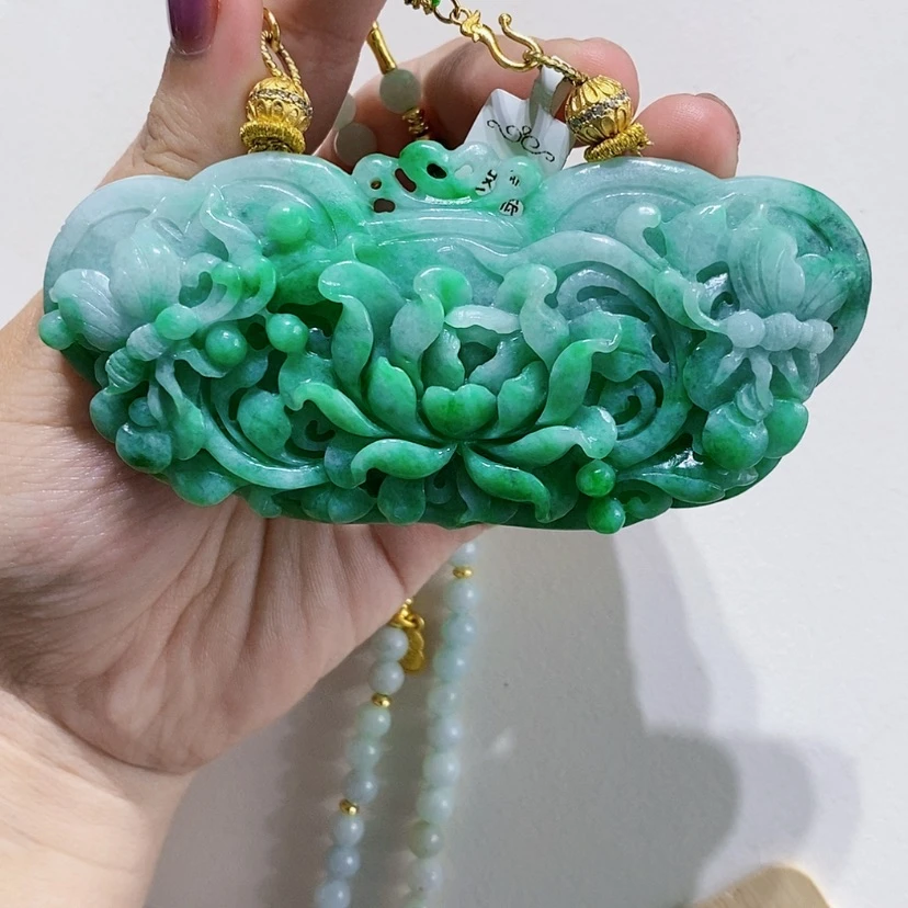 【闪购商品】翡翠未镶嵌颈饰