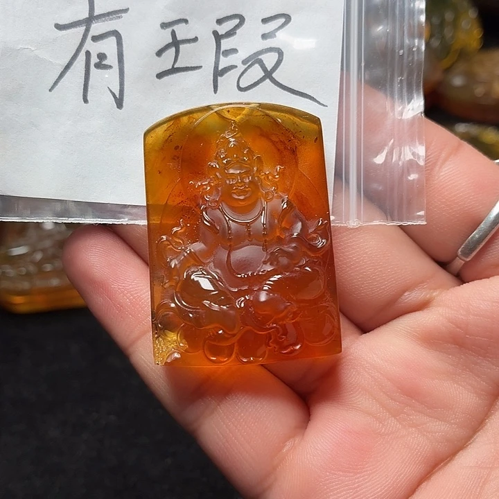 琥珀未镶嵌颈饰72