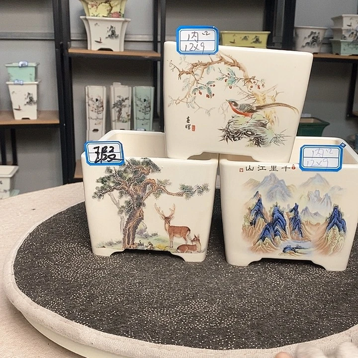 紫砂的花盆很漂亮1