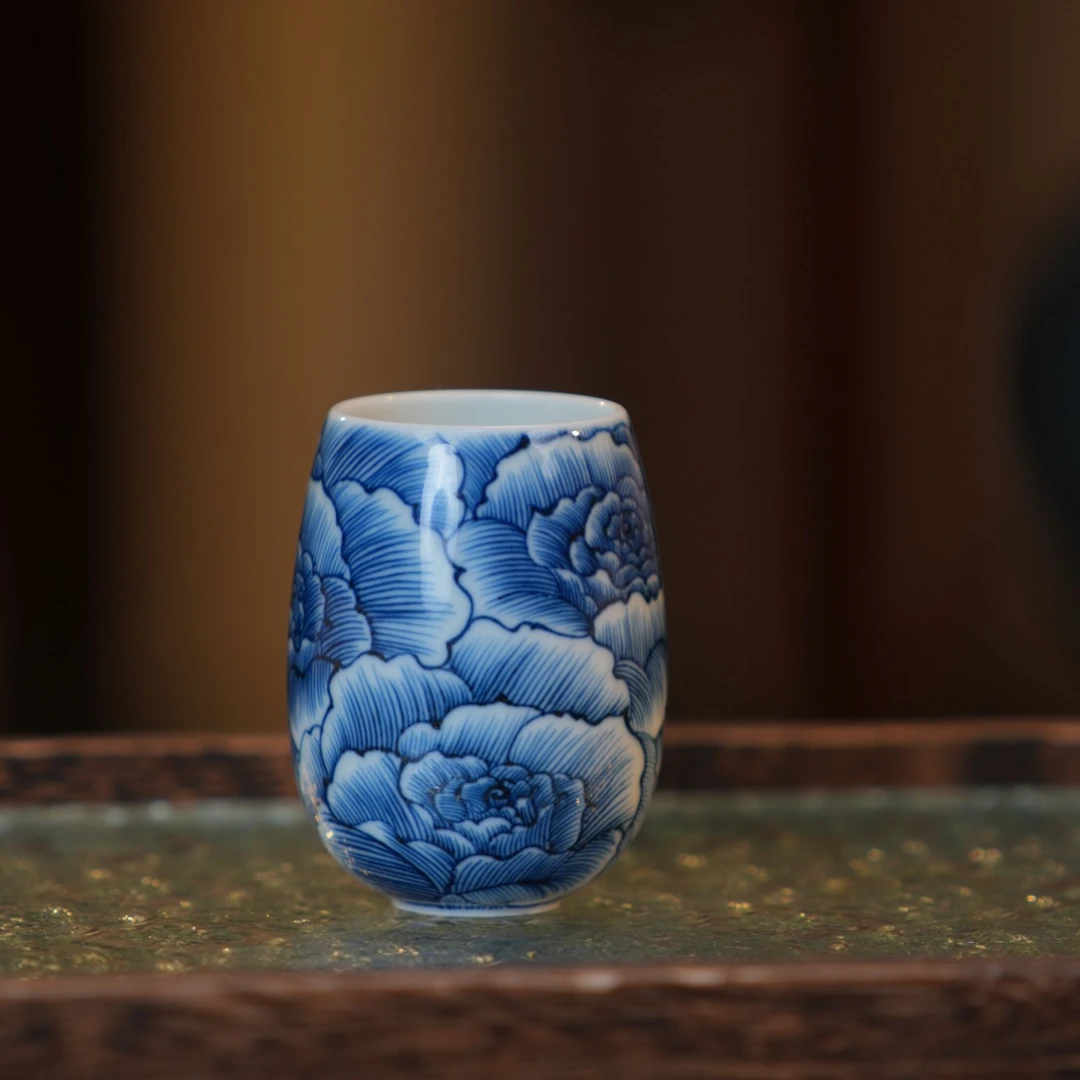 【央广甄瓷】 雨后 湛蓝系列 白描玫瑰手雷杯