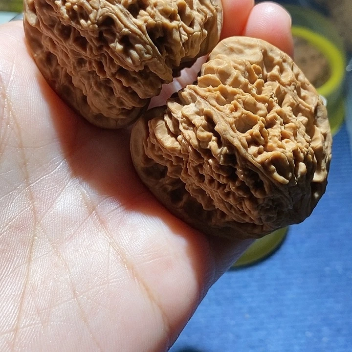 岁***月文玩核桃吊坠南疆