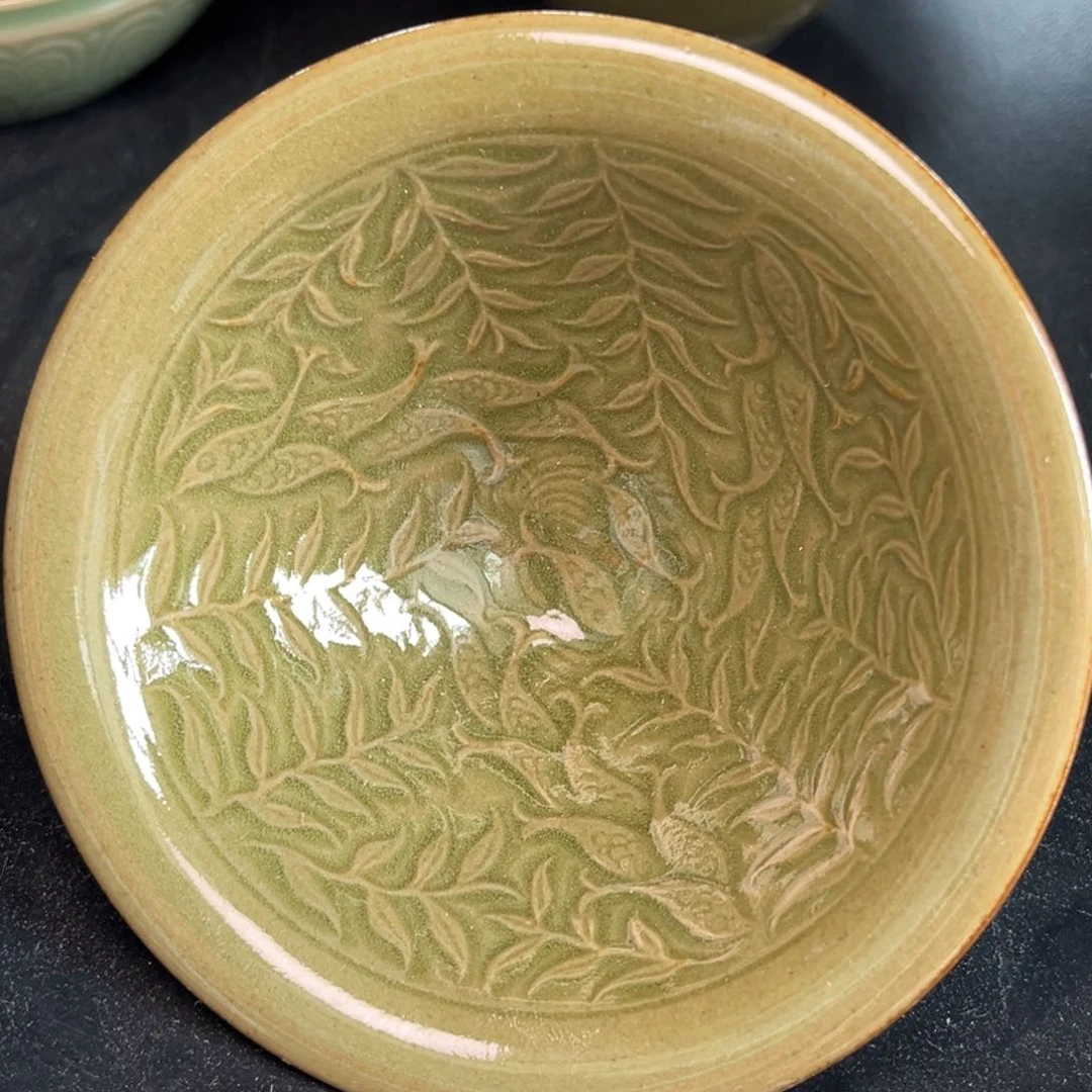 瓷瑕疵柳叶鱼斗笠一只