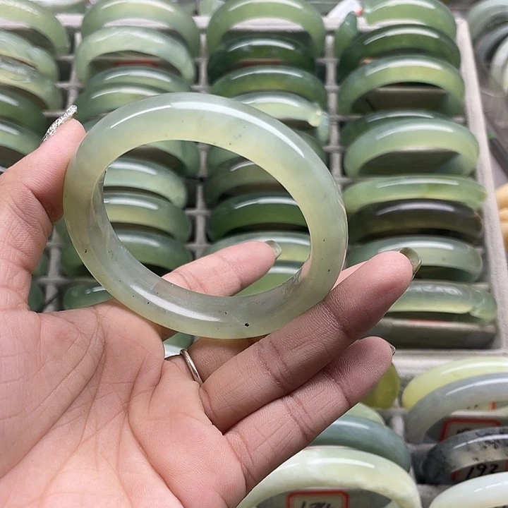 蛇纹石玉未镶嵌手镯179