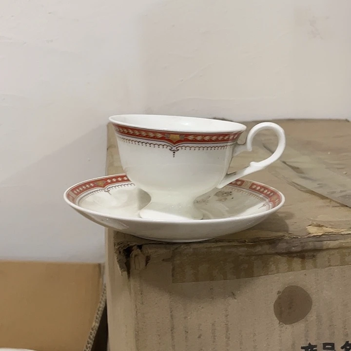 瓷片汉玉高脚杯碟一套