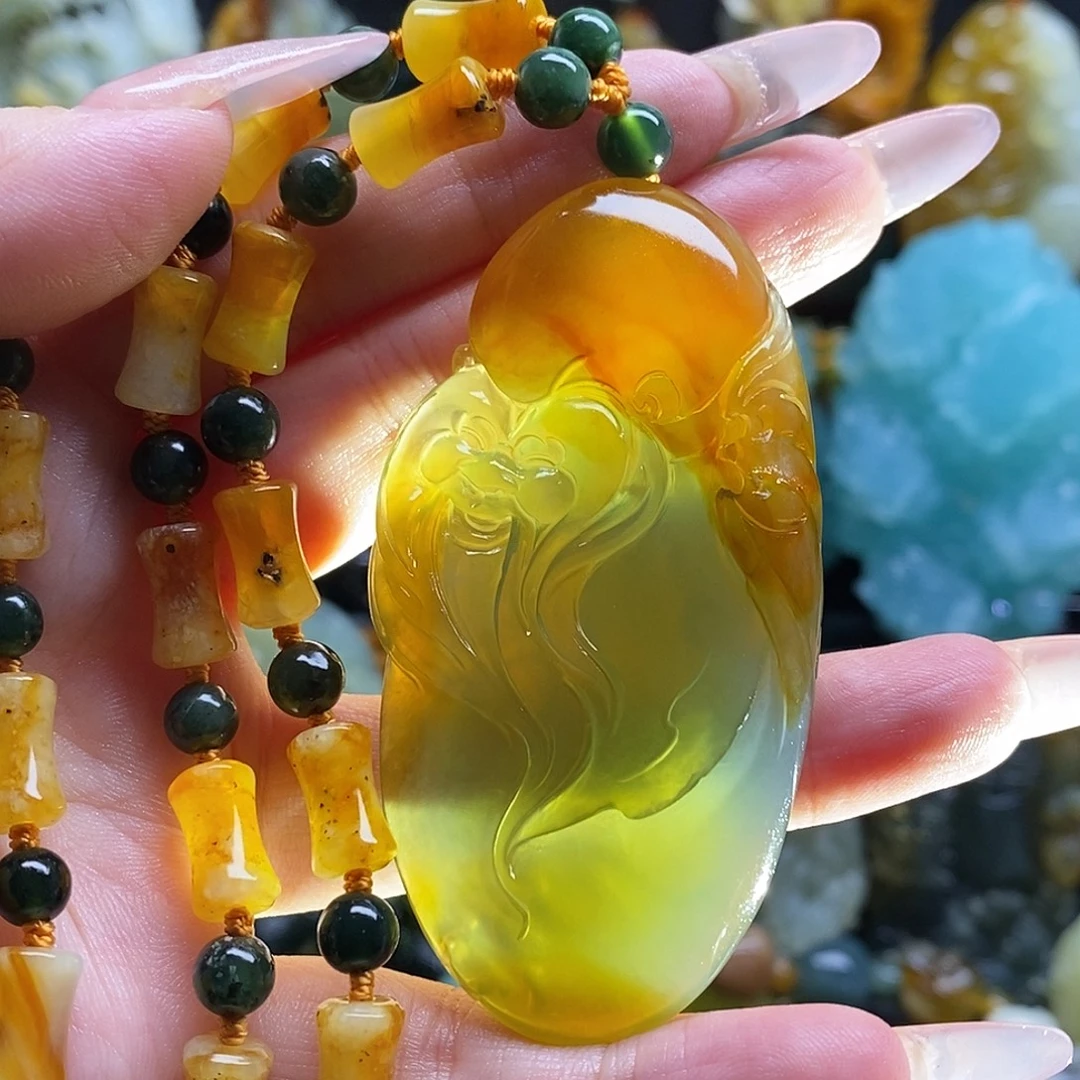 蛇纹石玉未镶嵌颈饰