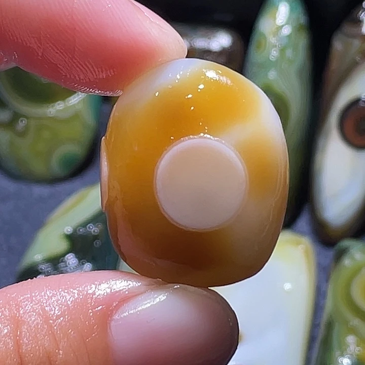 玛瑙/玉髓未镶嵌珠宝奇石