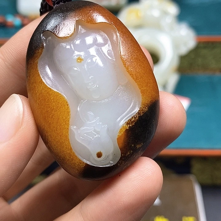 高***！和田玉未镶嵌颈饰