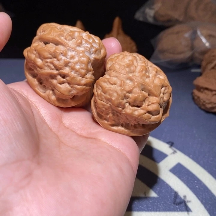 文玩核桃吊坠41×43蛤蟆头