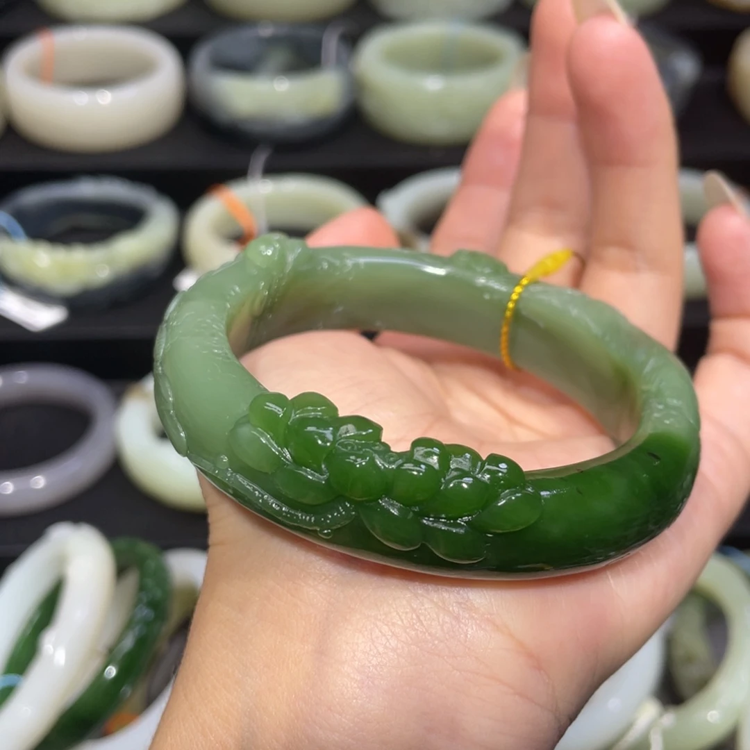 未镶嵌手镯和田玉35