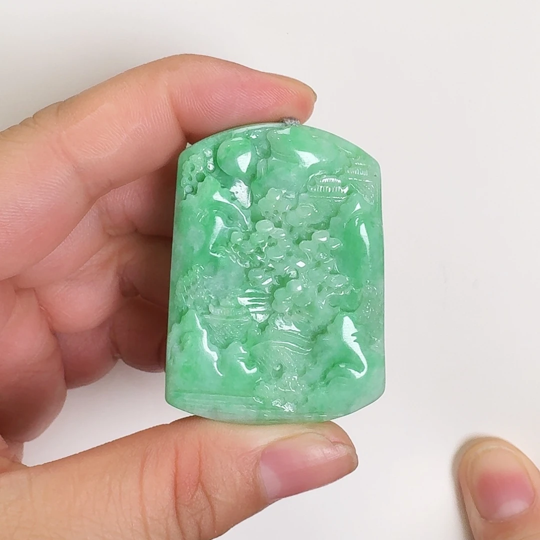 翡翠颈饰未镶嵌王*山水牌
