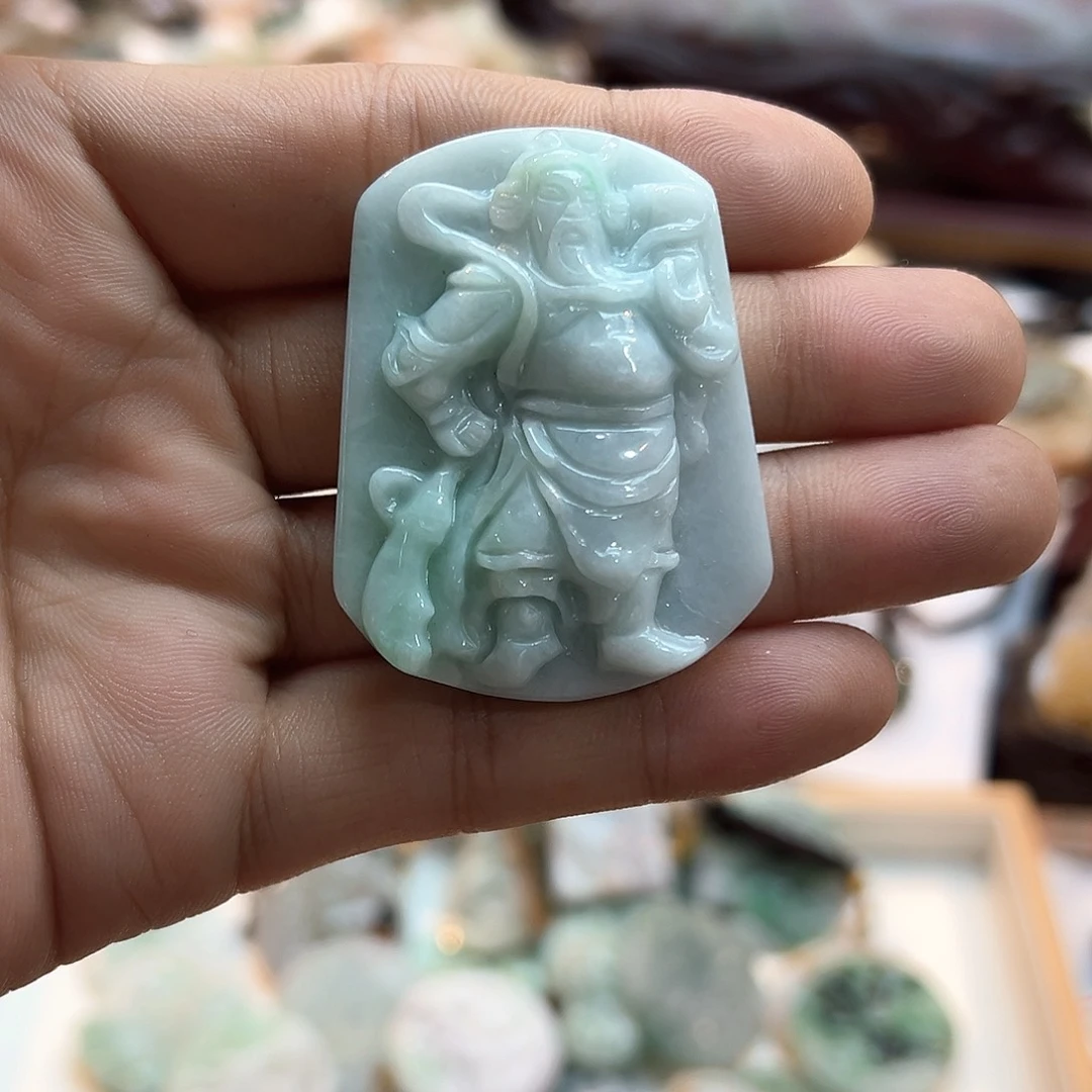 翡翠未镶嵌颈饰挂件