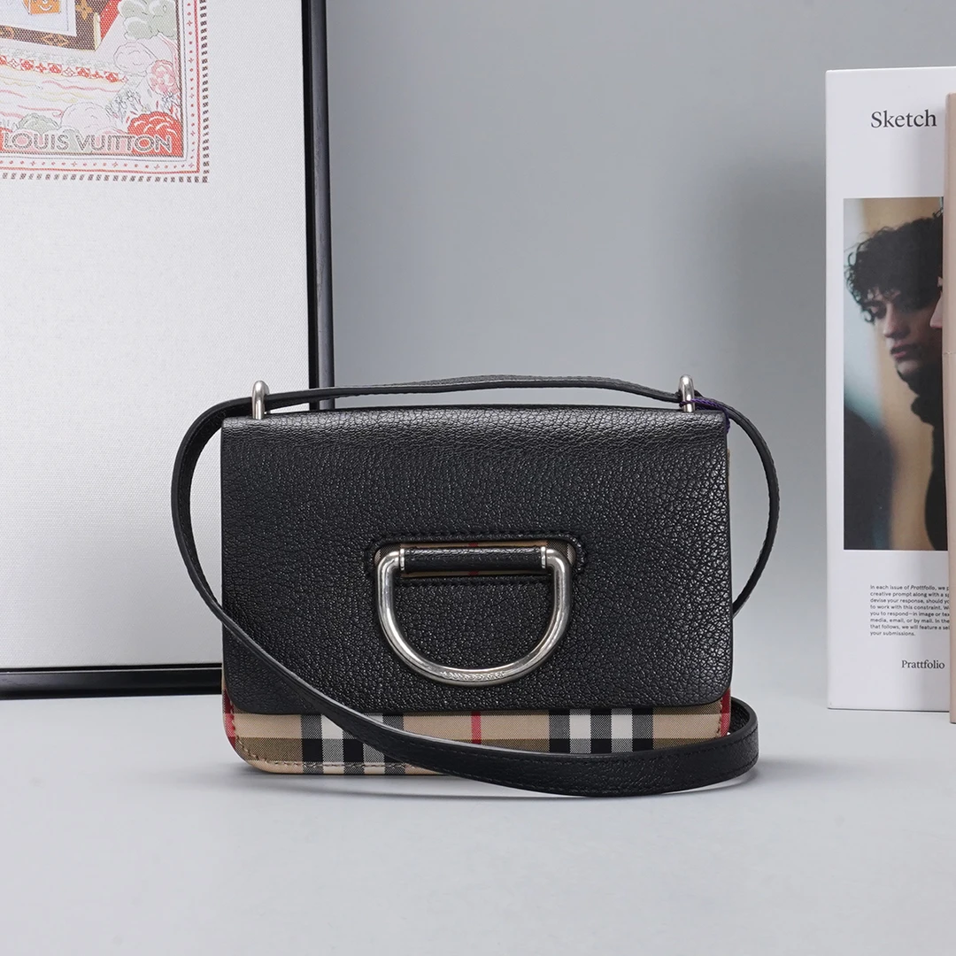 95新 BURBERRY/博柏利 D扣帆布拼牛小号斜挎包【静文】BGC201370097
