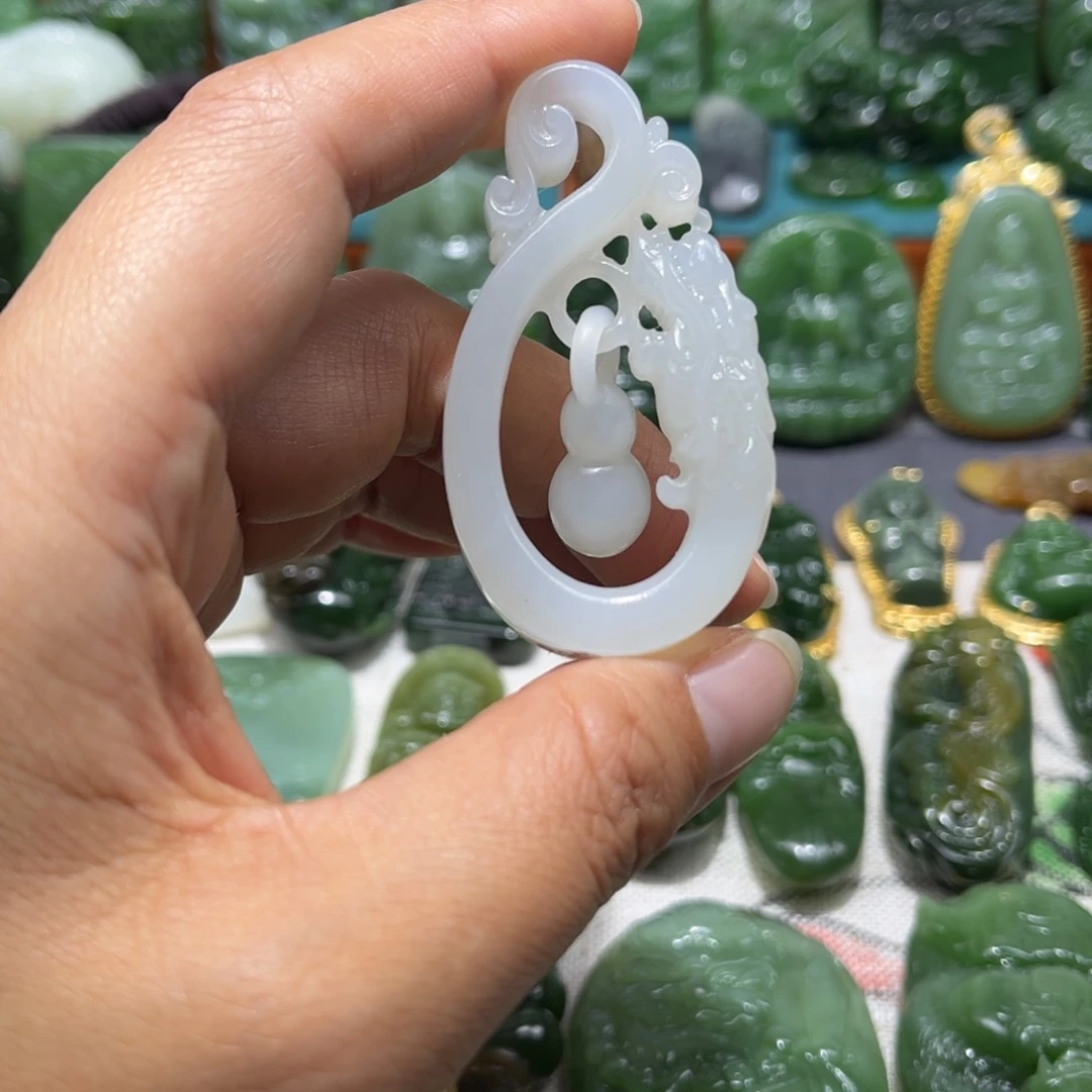 和田玉颈饰未镶嵌