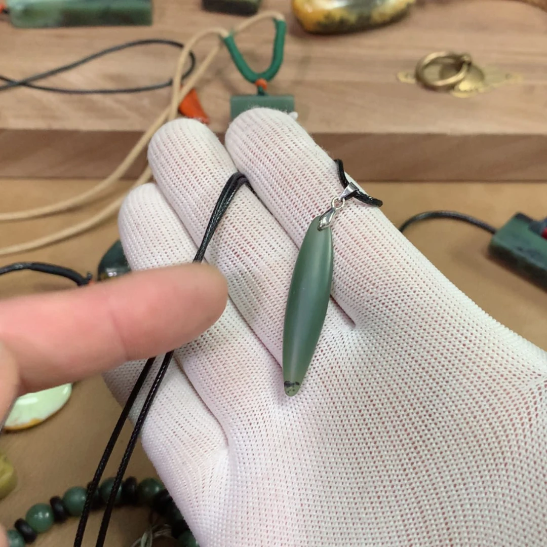 【闪购商品】岫岩老玉（透闪石质玉）颈饰未镶嵌健